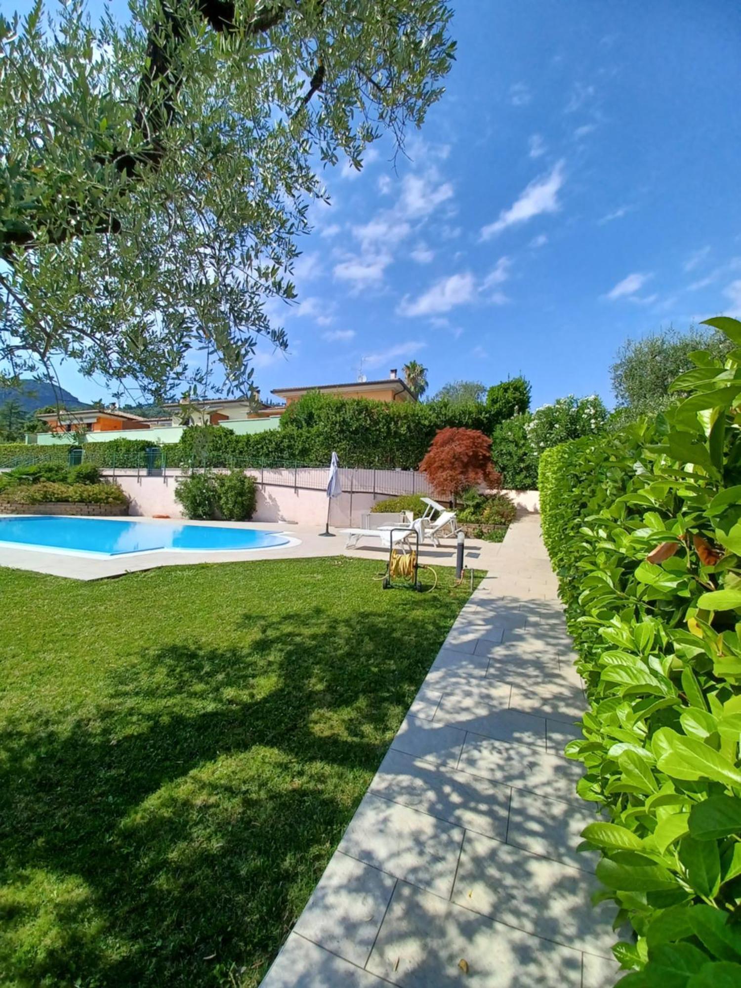Villa Regina Gardesana Exterior foto
